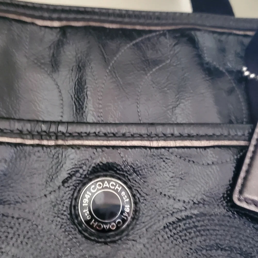 Coach Patent Leather diaper tote bag - Picture 14 of 16